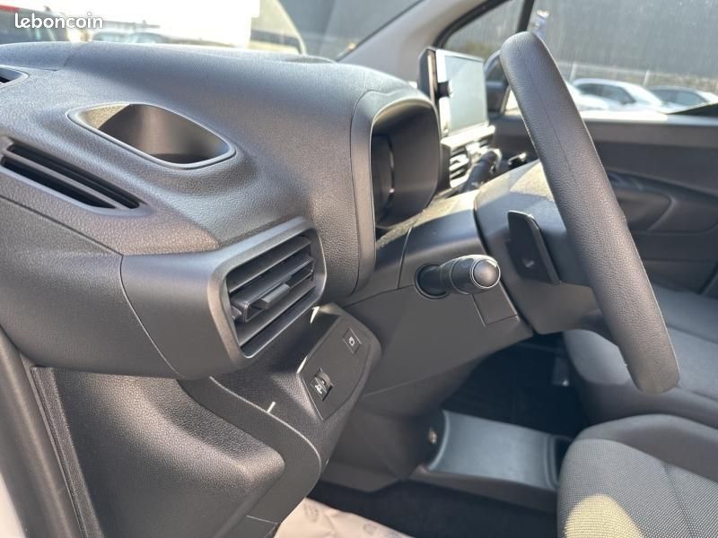 Citroen Berlingo Van M Diesel 130ch automatique Pack Connect (image 4)