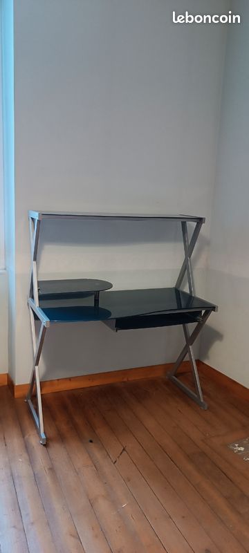 Bureau (image 2)