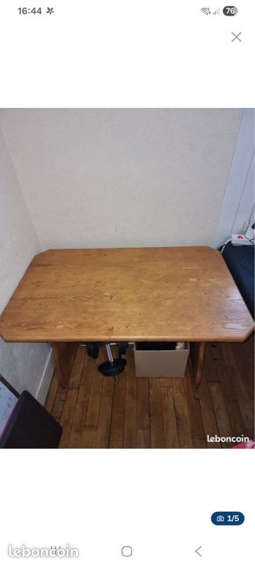 Table en bois ou bureau (image 1)