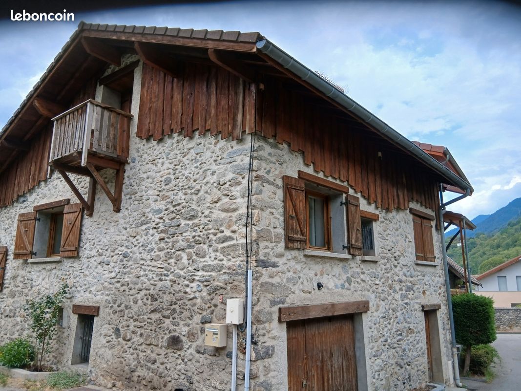 Maison 3 pièces 75 m² · à Tencin · 75 m² · 860 €/mois