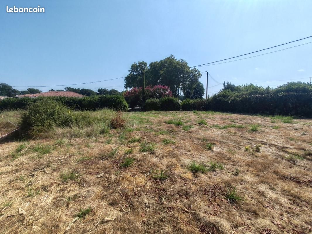Terrain 800 m² Tercis Les Bains · à Tercis-les-Bains · 79 000 €