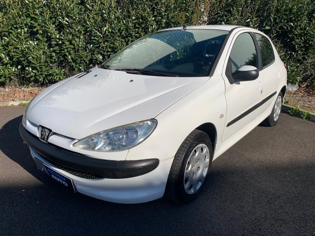 Annonce Peugeot 206 (2) 2.0 rc 180 3p 2003 ESSENCE occasion - Montgivray -  Indre 36