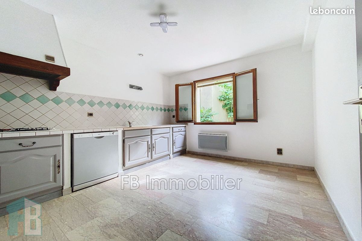Appartement 2 pièces 57 m² · à Eyguières · 57 m² · 780 €/mois