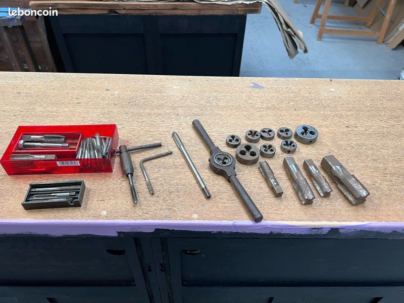 Lot D'outils Anciens - Tarraux - Vintage - Parfait Pour Collectionneurs Ou Déco