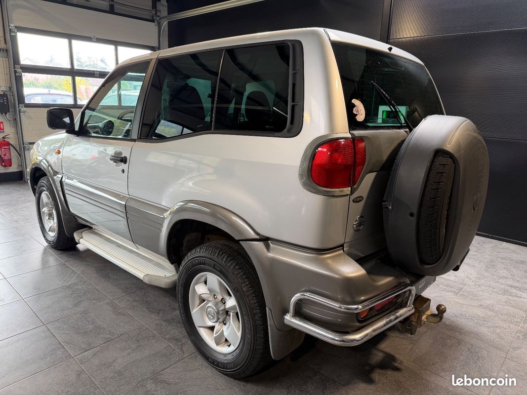 Nissan TERRANO II NISSAN TERRANO II 3,0L D 154Ch 4X4 3 PORTES (image 4)