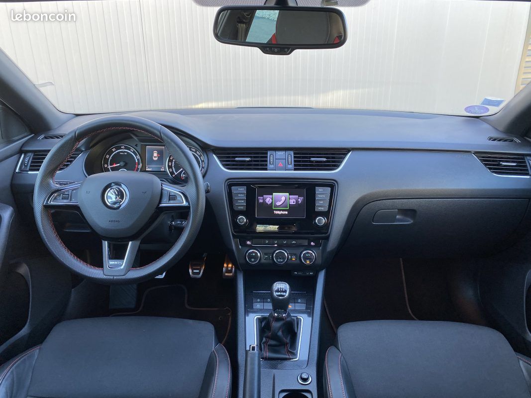 Skoda Octavia RS 2.0 TSi 220ch VRS - Première main (image 5)