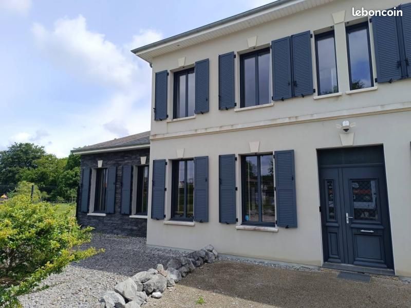 Maison 9 pièces 256 m² · à Ochancourt · 256 m² · 499 000 €