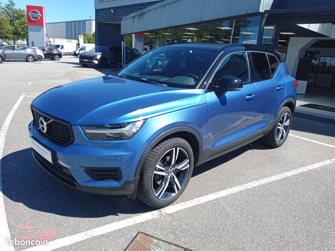 VOLVO XC40 T3 163 ch Geartronic 8 R-Design (image 2)