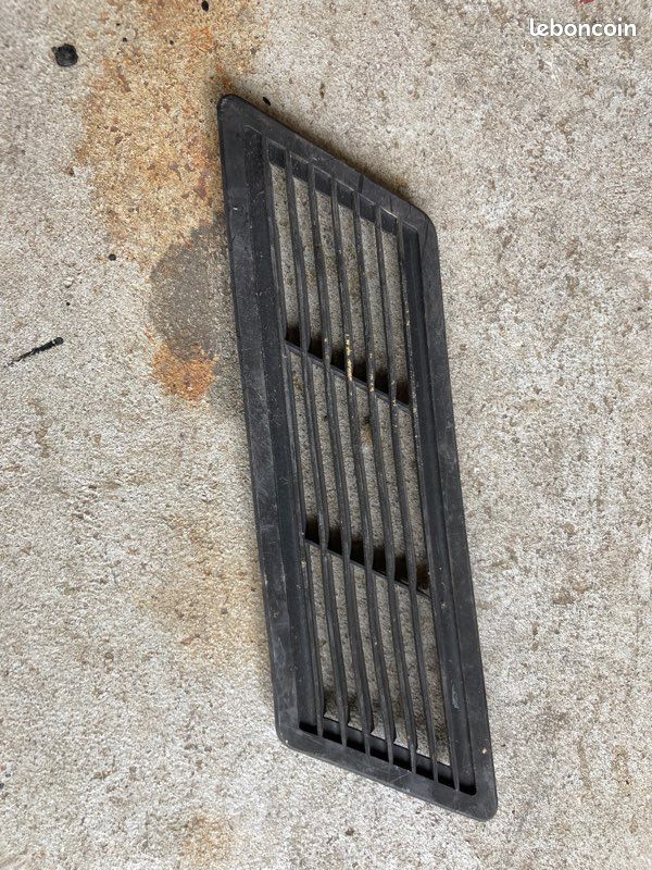 Grille panneau arrière Range Rover Classic (image 2)