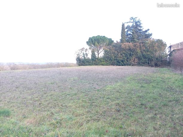 Terrain 374 m² MONTBRUN-LAURAGAIS