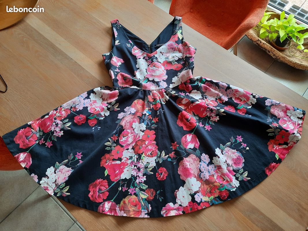 Robe (image 1)