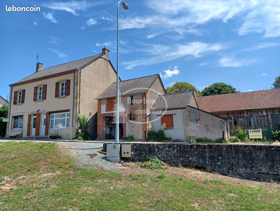 Maison 7 pièces 135 m² · à Neuvy-Grandchamp · 135 m² · 55 000 €