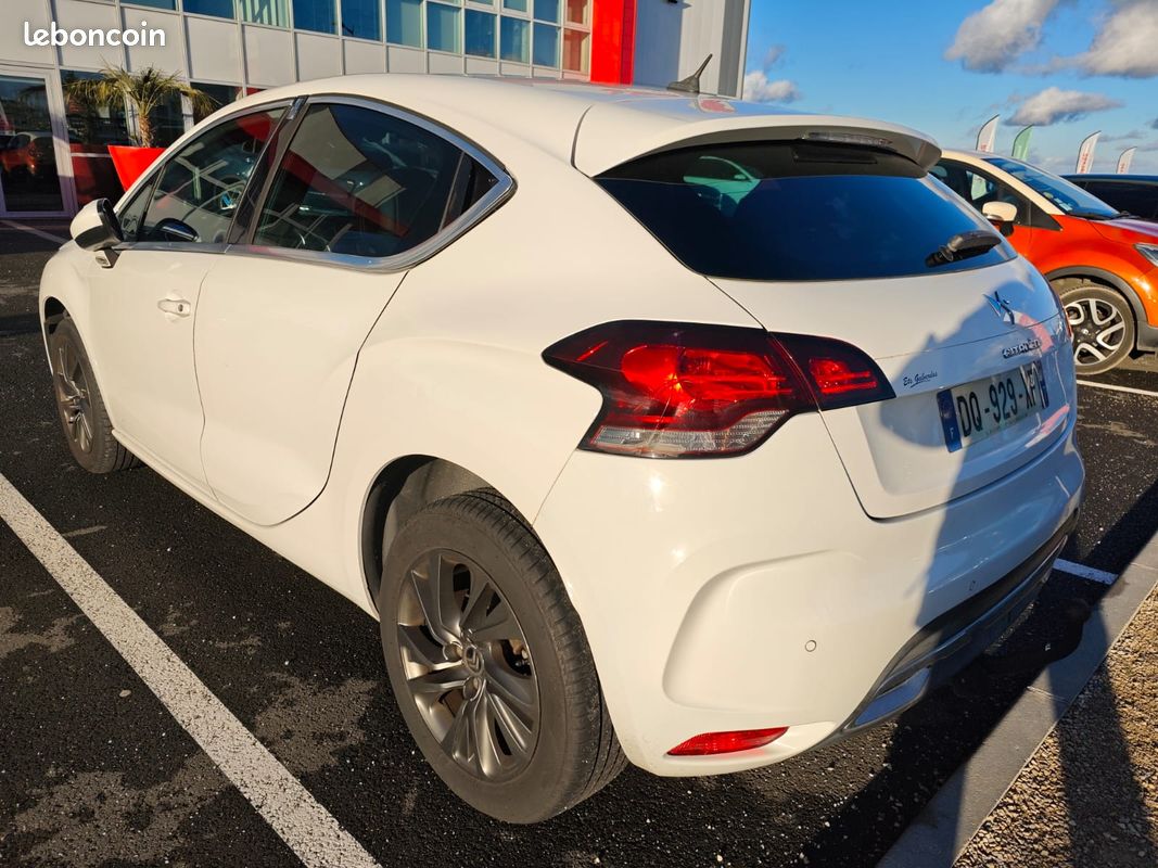 CITROEN DS4 DIESEL 1.6 L e-HDi 115 CV BOITE AUTOMATIQUE Airdream 107000 KMS So Chic ETG6 (image 2)