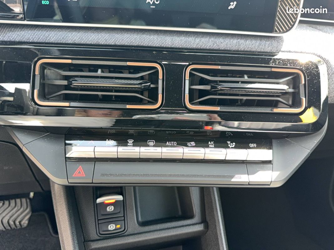 RENAULT Renault 4 E-Tech Electrique 150 ch autonomie confort Techno (image 21)