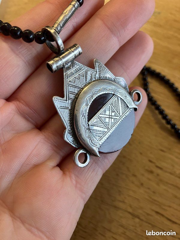 Collier Touareg Artisanal En Argent 950/1000 – Pièce Unique Ciselée à La Main Avec Pierre Naturelle, Bijou Ethnique