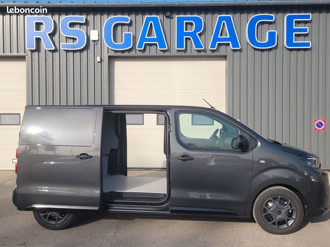 CITROEN JUMPY III Phase 2 FOURGON STANDARD « M » 2.2 Blue HDI 150 EAT8 03 PLACES NEUF avec 2 PORTES LATÉRALES + HABILLAGE BOIS COMPLET + PACKS LOOK – CONNECTIVITÉ – CAMÉRA ( Prix de Vente 29 990 HT ) (image 2)