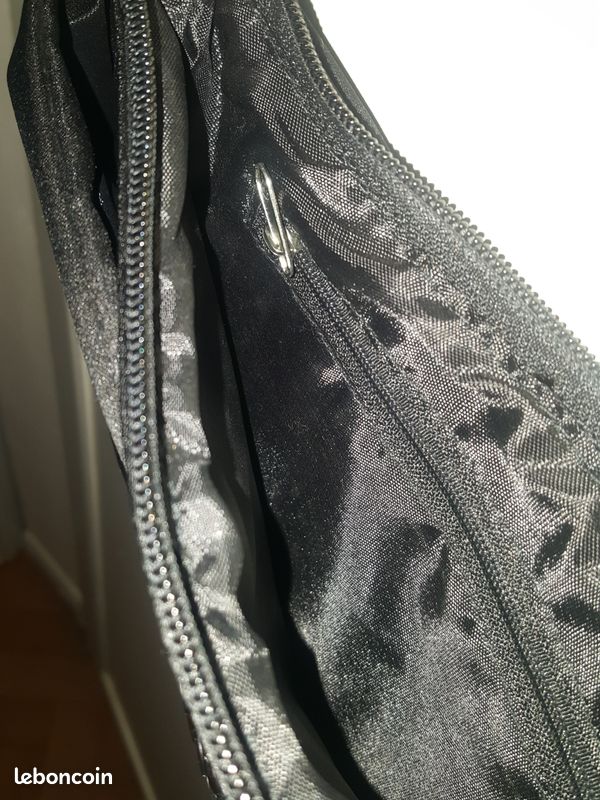 Pochette noire (image 4)