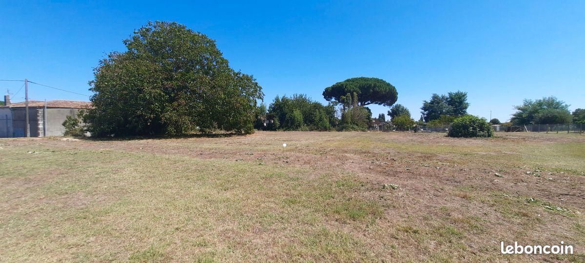 Terrain 1900 m² · à Brie-sous-Mortagne · 1 900 m² · 30 000 €