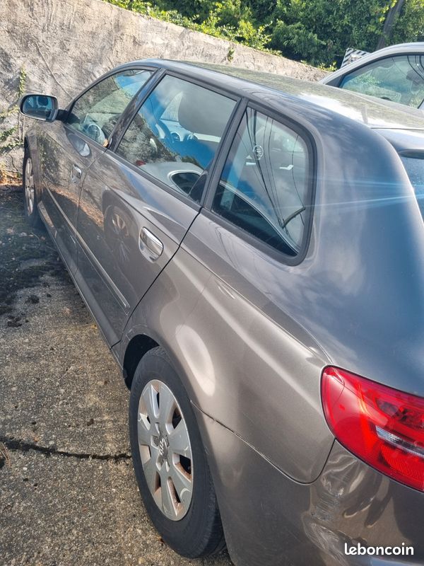 Audi A3 Sportback, 1.6L , diesel à vendre en l'état (image 1)