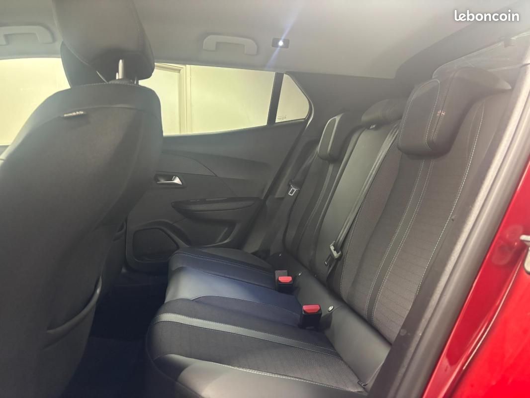 Peugeot 2008 BlueHDi 130 S&S EAT8 Allure (image 11)