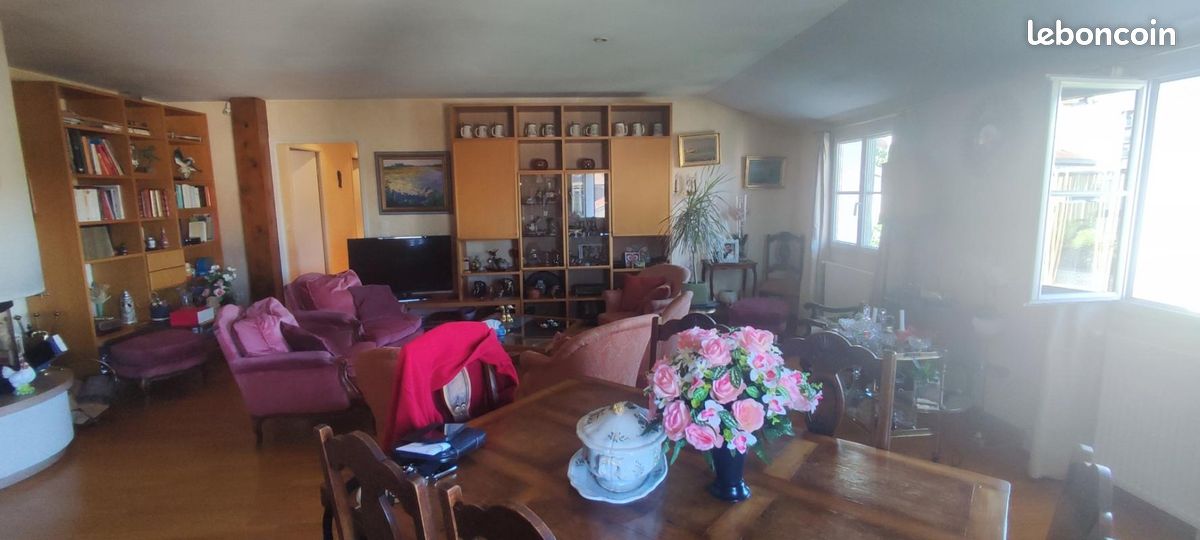 Appartement 5 pièces 126 m² · à Bourg-en-Bresse · 126 m² · 1 350 €