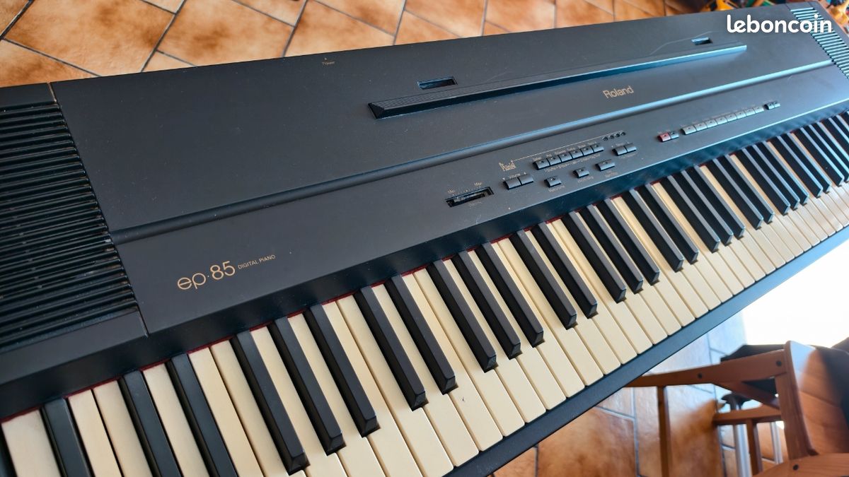 Piano roland (image 3)