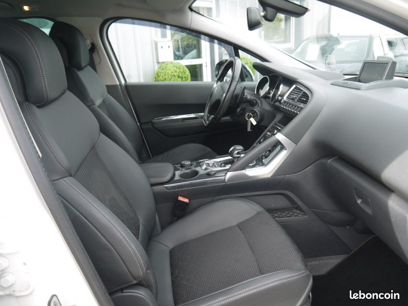 Peugeot 3008 HYBRID4 2.0 E-HDI FAP STYLE II ETG6 + ELECTRIC 37CH / ATTELAGE (image 12)