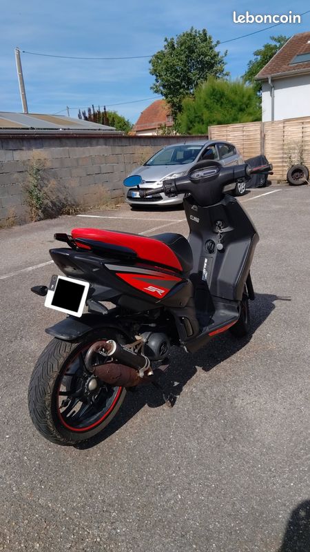 Scooter Aprilia sr 50 motard (image 2)