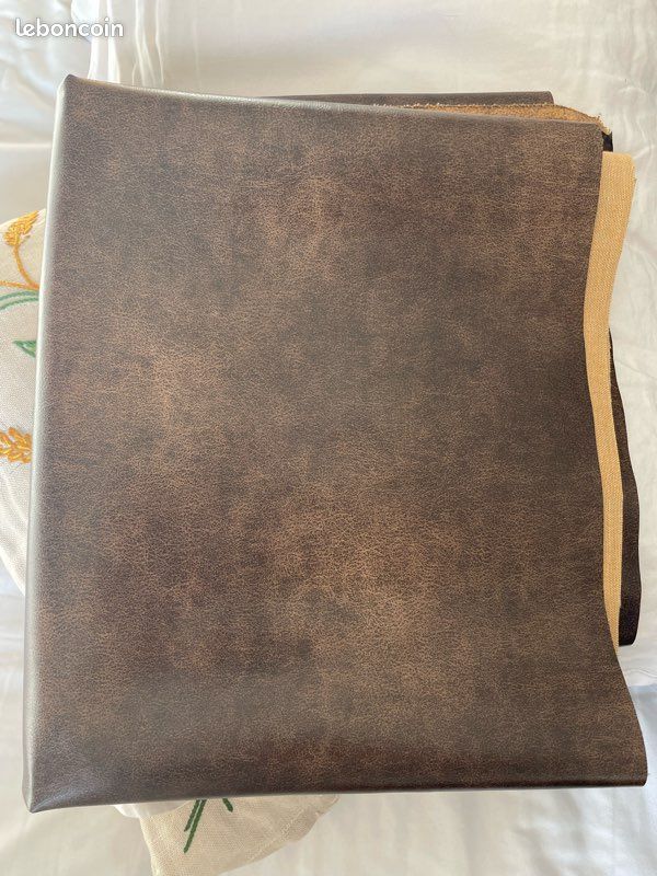 Coupon neuf simili cuir, art créatif couture 🧵sets de table .. (image 3)