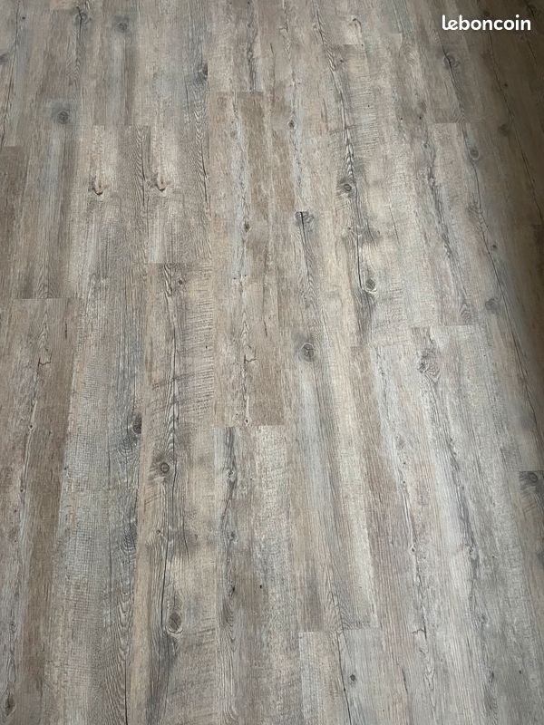 Parquet pvc (image 1)