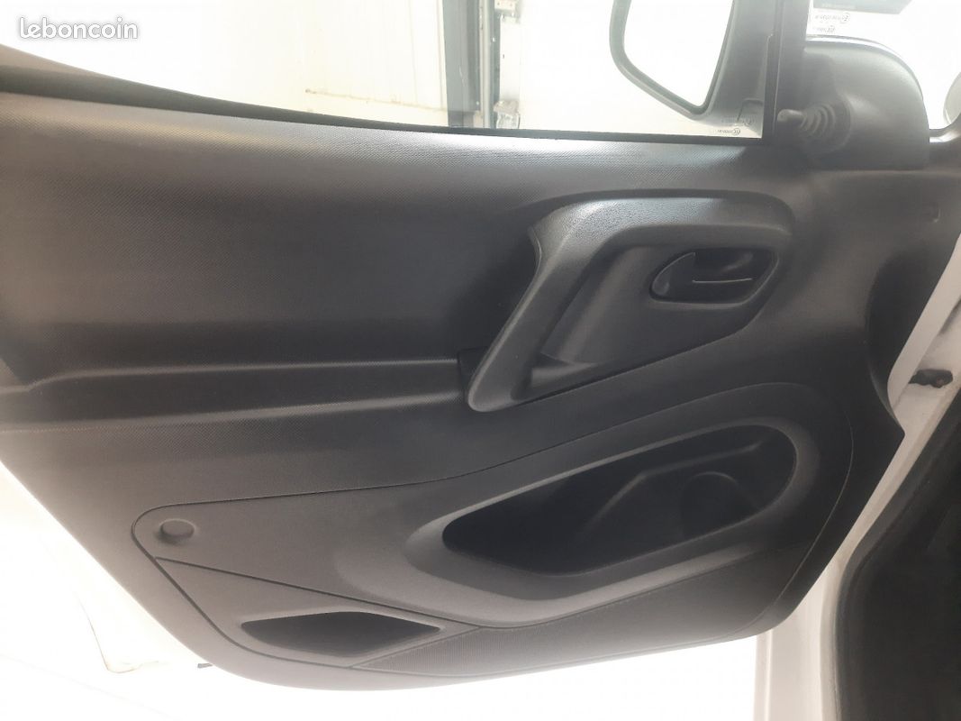 Citroën Berlingo (2) BlueHDi 75 BVM Confort M (image 9)