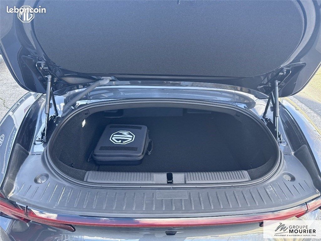 MG cyberster 77KWH - 250 KW 2WD (image 5)