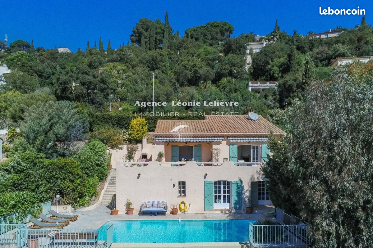 Maison 7 pièces 206 m² · à Roquebrune-sur-Argens · 206 m² · 1 450 000 €