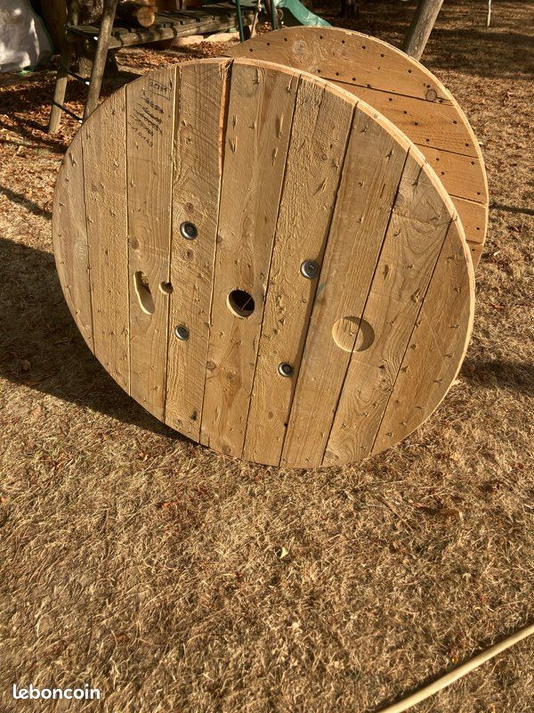 Touret en bois (image 1)