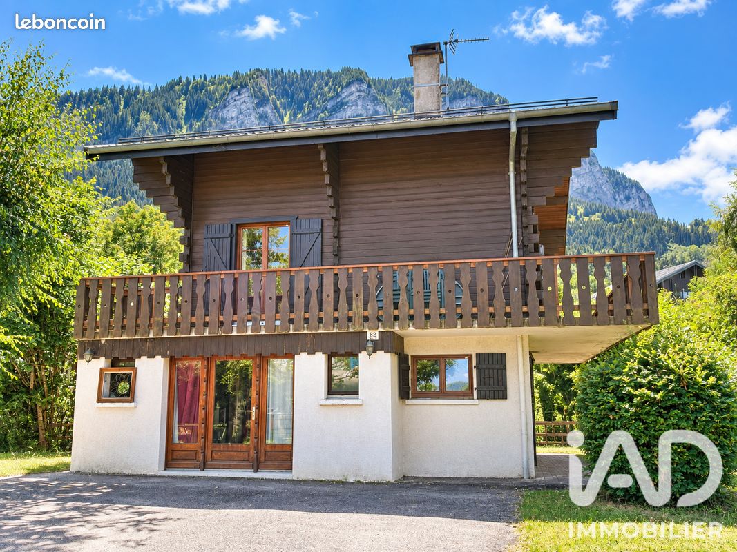 Maison 7 pièces 143 m² · à Thollon-les-Mémises · 143 m² · 555 000 €