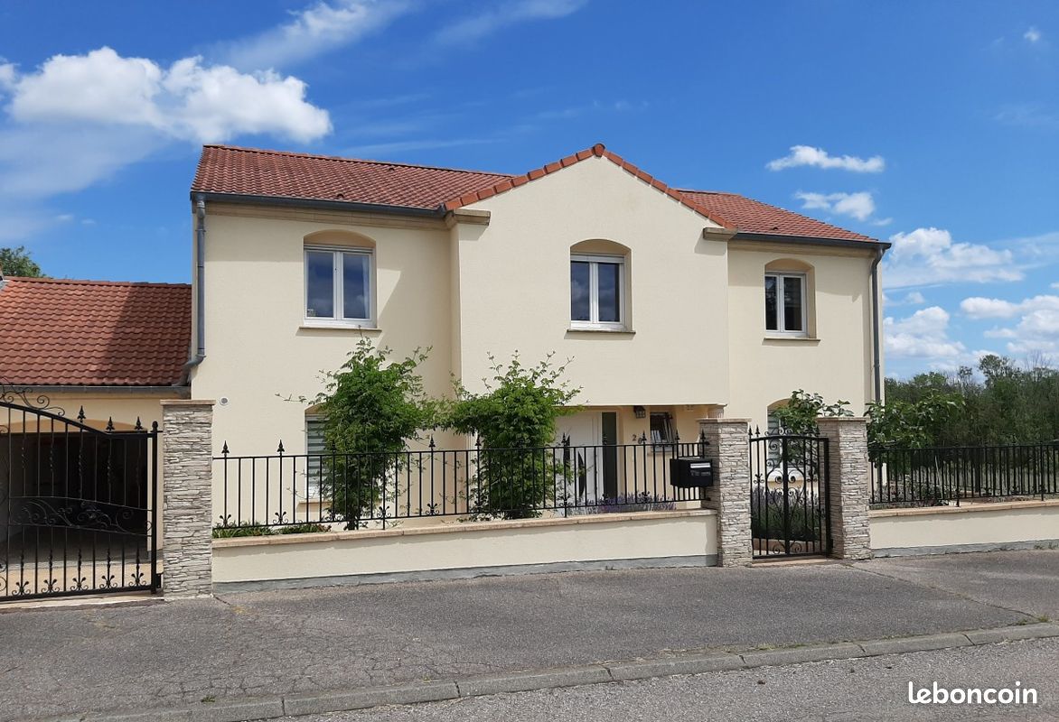 Maison 8 pièces 240 m² · à Glatigny · 240 m² · 549 000 €