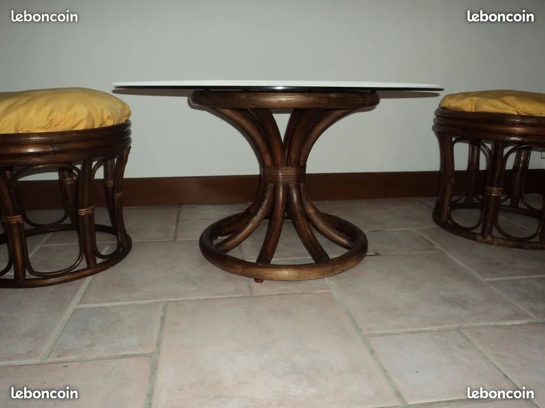Table et pouf en rotin (image 3)