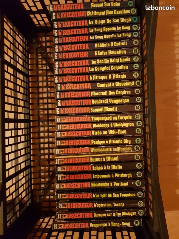 Lot 27 livres Gérard de Villiers (image 1)