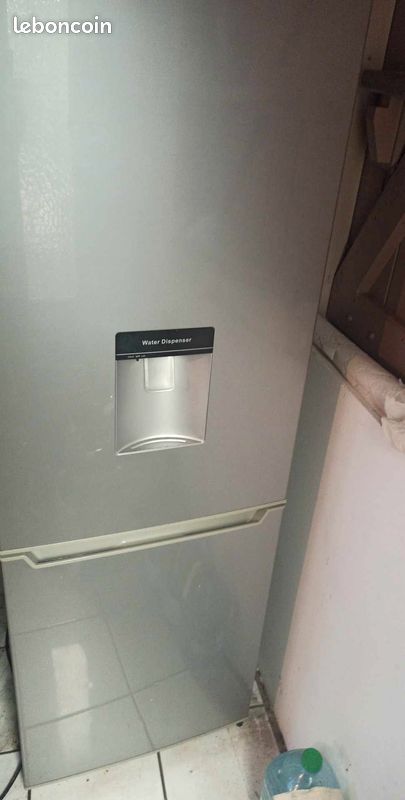 Vend frigo hisense (image 1)