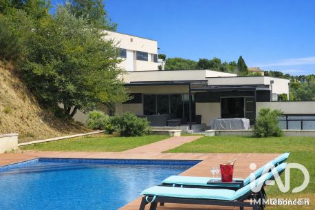 Maison 7 pièces 399 m² · à Rochefort-du-Gard · 399 m² · 1 240 000 €