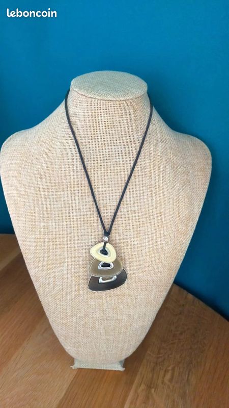 Bijoux anciens et rares à la vente | Institut du Grenat
