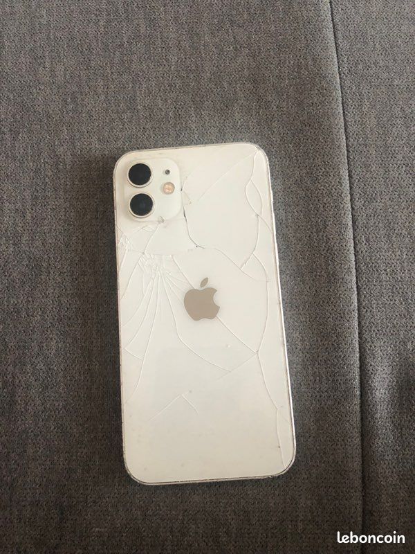 IPhone 12 (image 3)