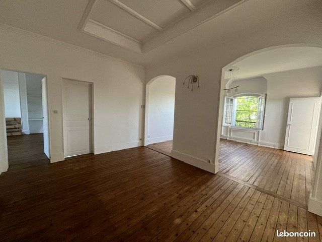 Appartement 5 pièces 132 m² · à Gisors · 132 m² · 145 000 €