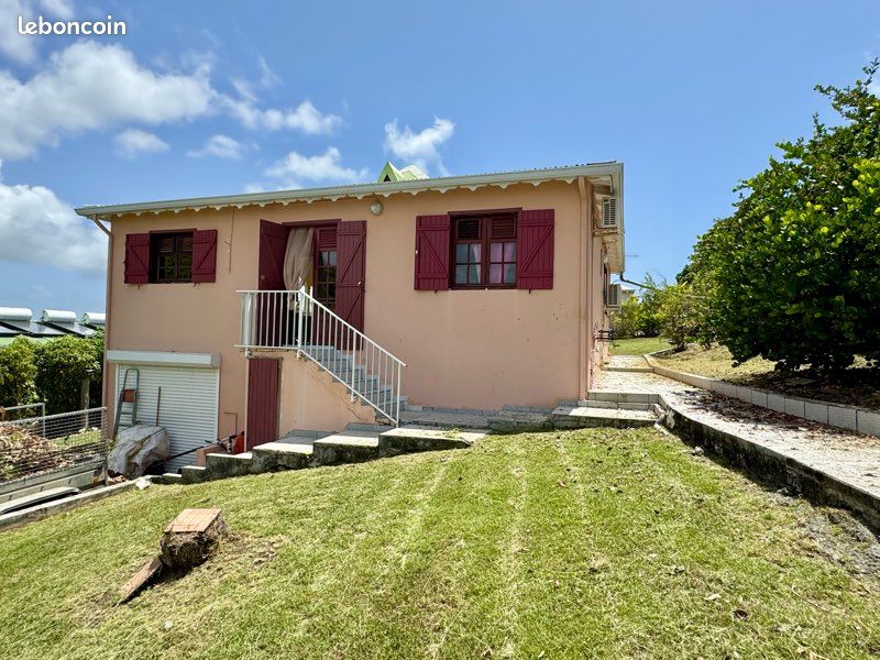 Maison 4 pièces 100 m² · à Sainte-Anne · 100 m² · 1 400 €