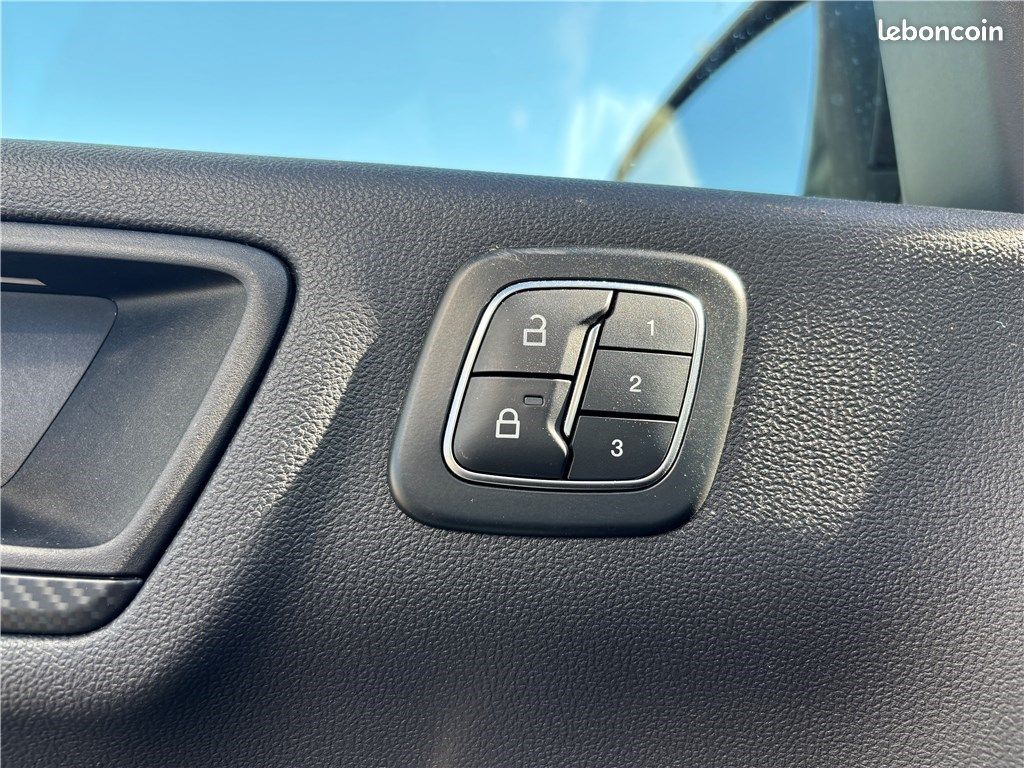 Ford Kuga III 2.5 DURATEC 180 CH FLEXIFUEL FHEV E85 POWERSHIFT ST-Line X (image 13)