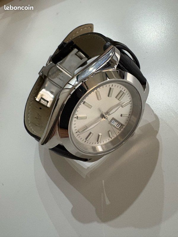 Montre automatique sur mesure argentée acier verre saphir bracelet cuir papillon (image 9)
