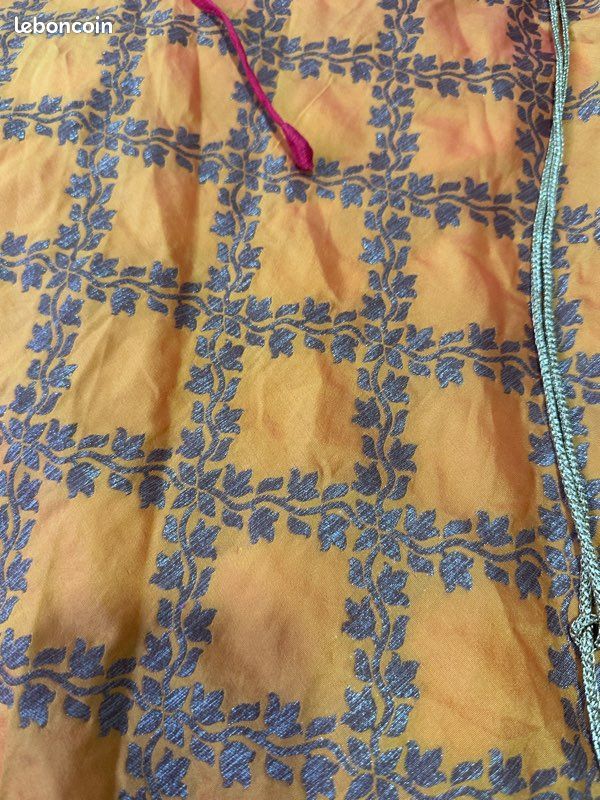 Tenue Indienne Lehanga taille 30 (image 2)