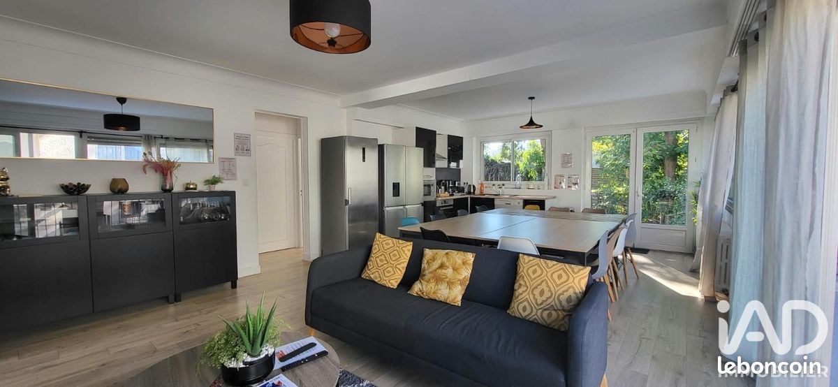 Maison 10 pièces 182 m² · à Cholet · 182 m² · 376 000 €