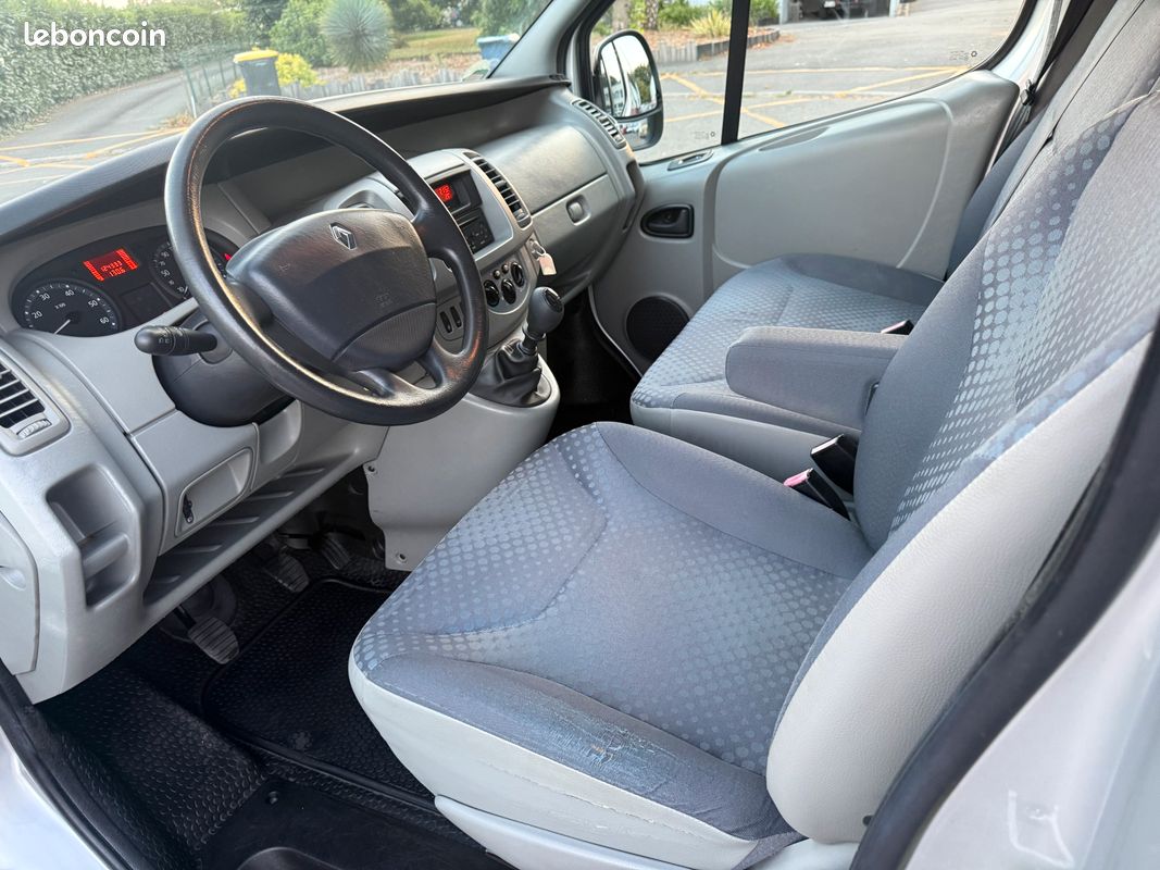 Renault trafic 2.0 l dci 115 cv l2 h1 (image 9)