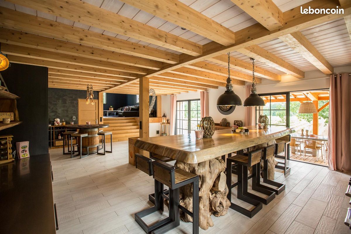 Maison 6 pièces 200 m² · à Saint-Alban-Auriolles · 200 m² · 576 000 €